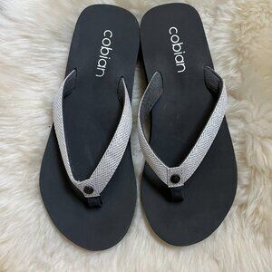 NWOT COBIAN Women's Fiesta Skinny Bounce White Glitter Flip Flops Sz 8